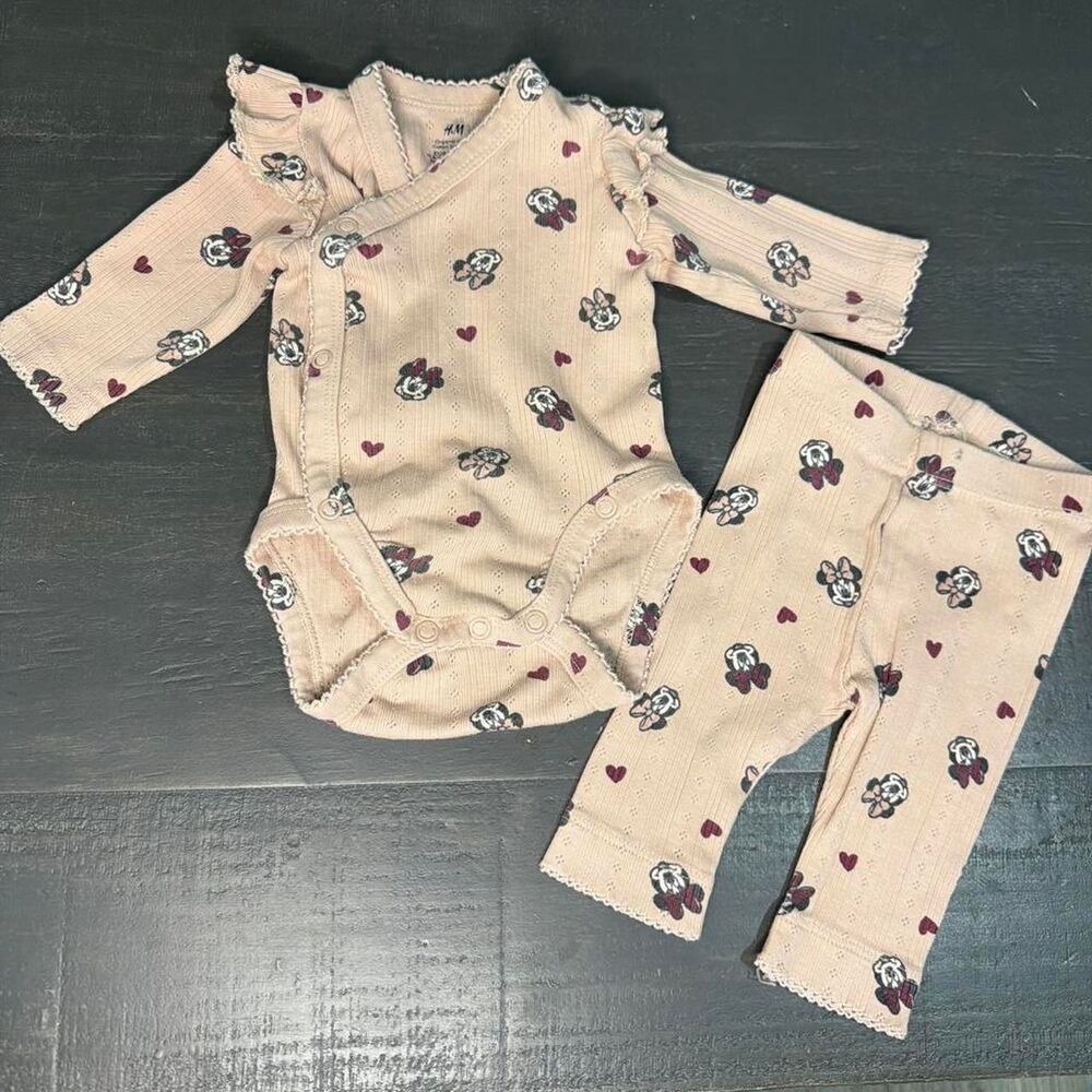 H-m Women's Pink and Tan Sleepsuits-babygrows